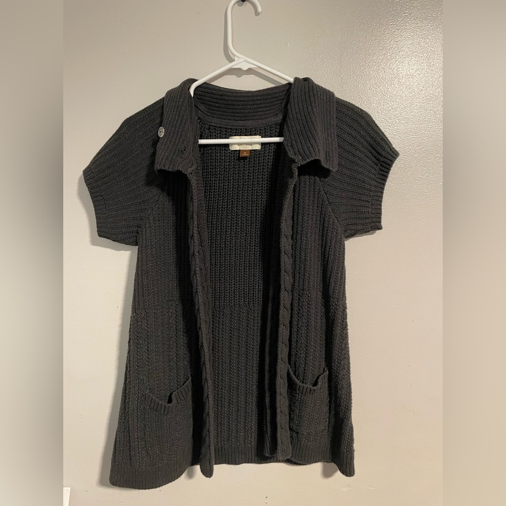 Sonoma short sleeve sweater. Size medium dark grey.